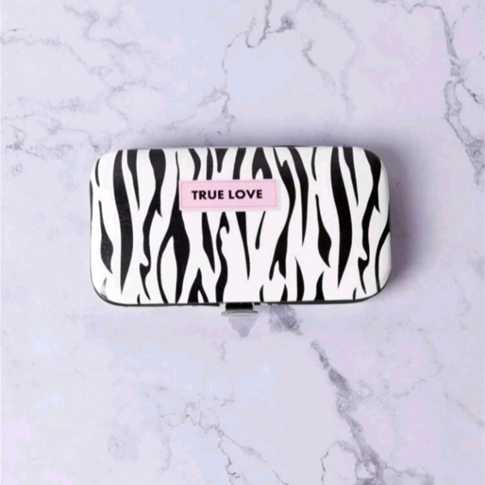 7 pc. Zebra Print Nail Kit
